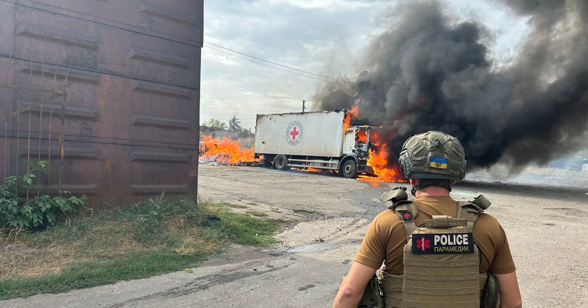 Camion al Crucii Roșii lovit joi, 12 septembrie, în Ucraina Foto: Profimedia