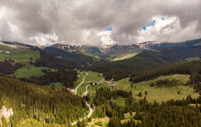 Padina - obiective turistice și trasee montane din platoul Padina