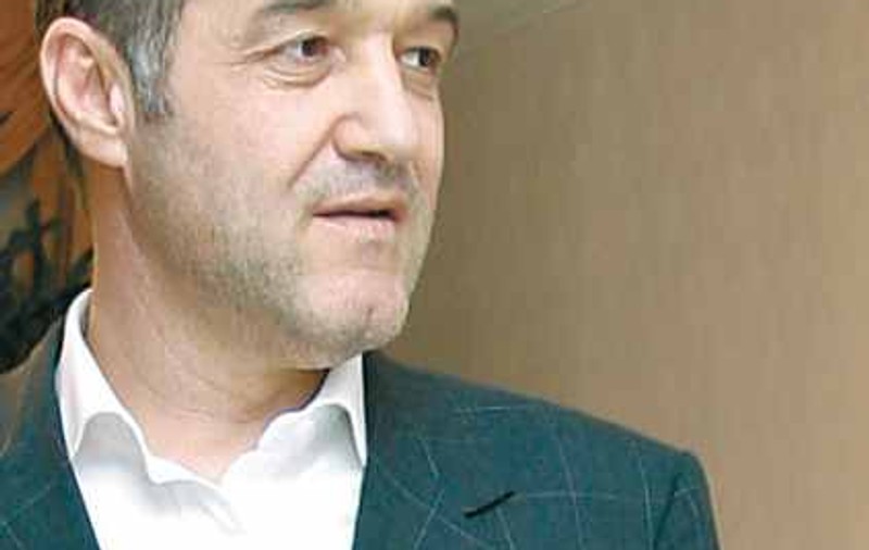 Gigi Becali nu poate părăsi ţara