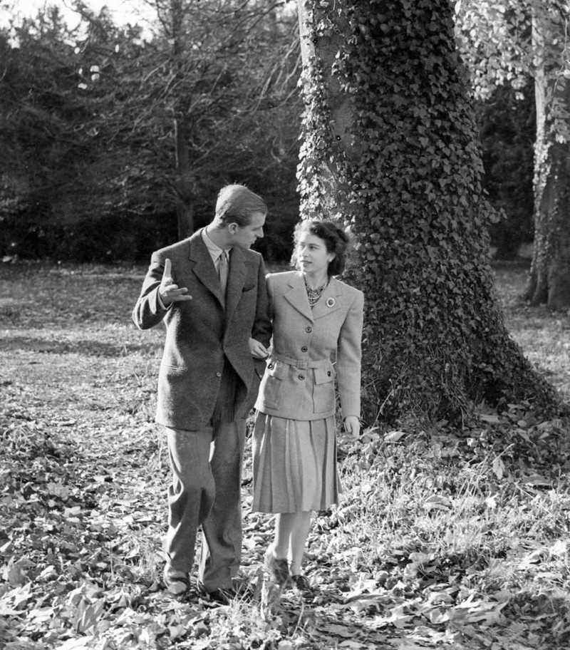Regina Elisabeta a II-a și prințul Philip, în tinerețe