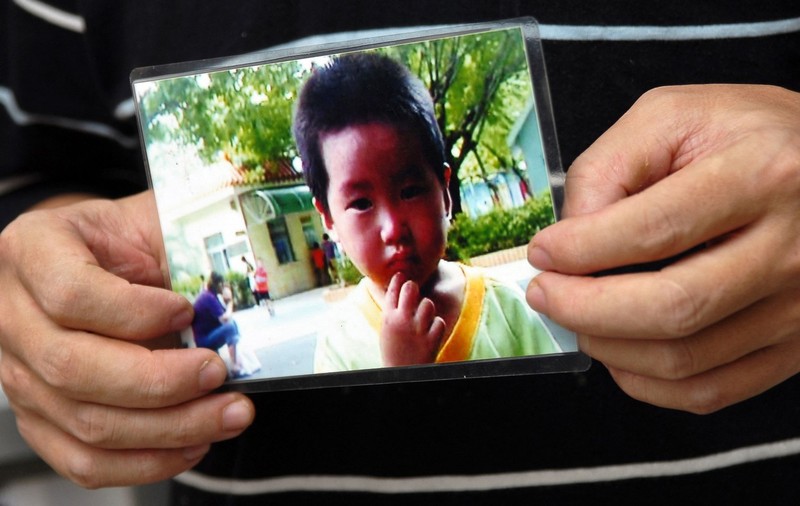 Un cuplu din China și-a regăsit fiul răpit după 14 ani de căutări. Povestea lor a devenit subiect de film