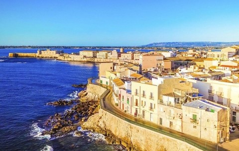 A dat doar 27000 de euro pe un apartament la mare, în Sicilia, dar îl vinde după mai puțin de un an. Sursă foto: Profimedia.