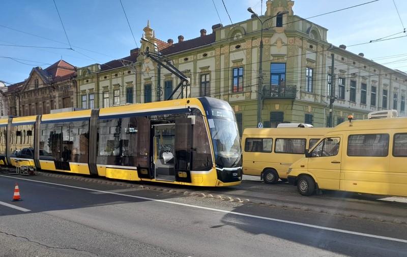Accidente de tramvai în serie la Timișoara, pe fondul crizei acute de personal. Salariul unui vatman căruia îi sunt imputate pagube de zeci de mii de euro