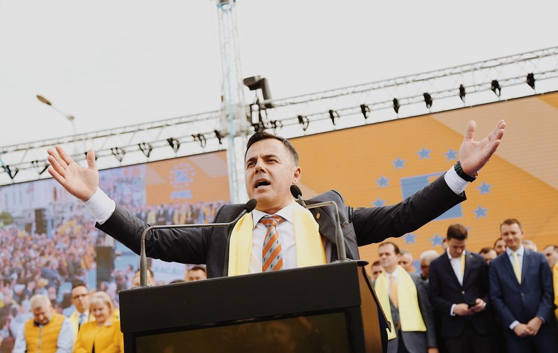 Cine este Ion Ştefan, ministrul Lucrărilor Publice, Dezvoltării şi Administraţiei. Acuzat că nu şi-a plătit impozitul la casa de 900 de mp din Focşani, pe care o consideră oricum "prea mare"