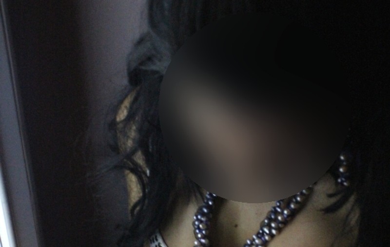 EXCLUSIV | O vedetă de la noi, cu "PĂSĂRICA" ŞI UN SFÂRC LA VEDERE! Uite ce făcea LA TOALETĂ | FOTO INCENDIAR