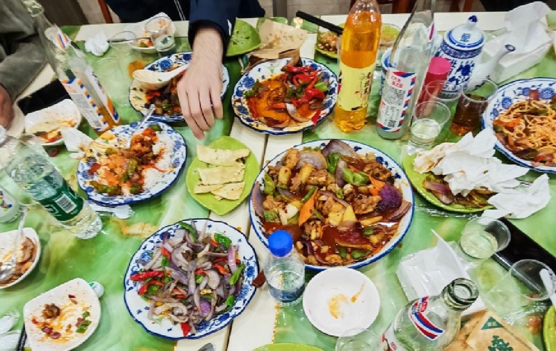 Comandă „jumătăți de porție”, directivă de stat pentru clienți și proprietarii de restaurante, prin campania „Farfurie Curată” trasată în China de Xi Jinping