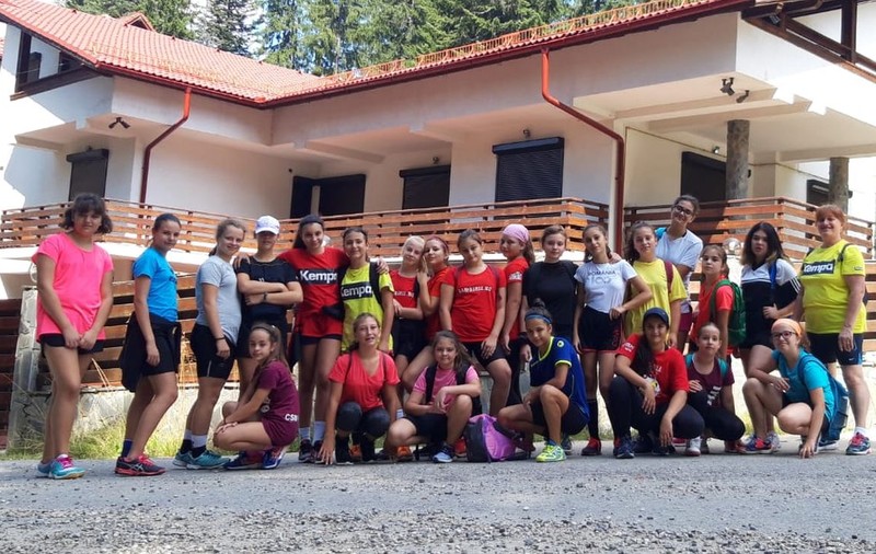Continuă scandalul la CSM Ploiești, secția de handbal. Antrenoarea Geta Opincariu, acuzată de “discriminare și de abuz în serviciu”