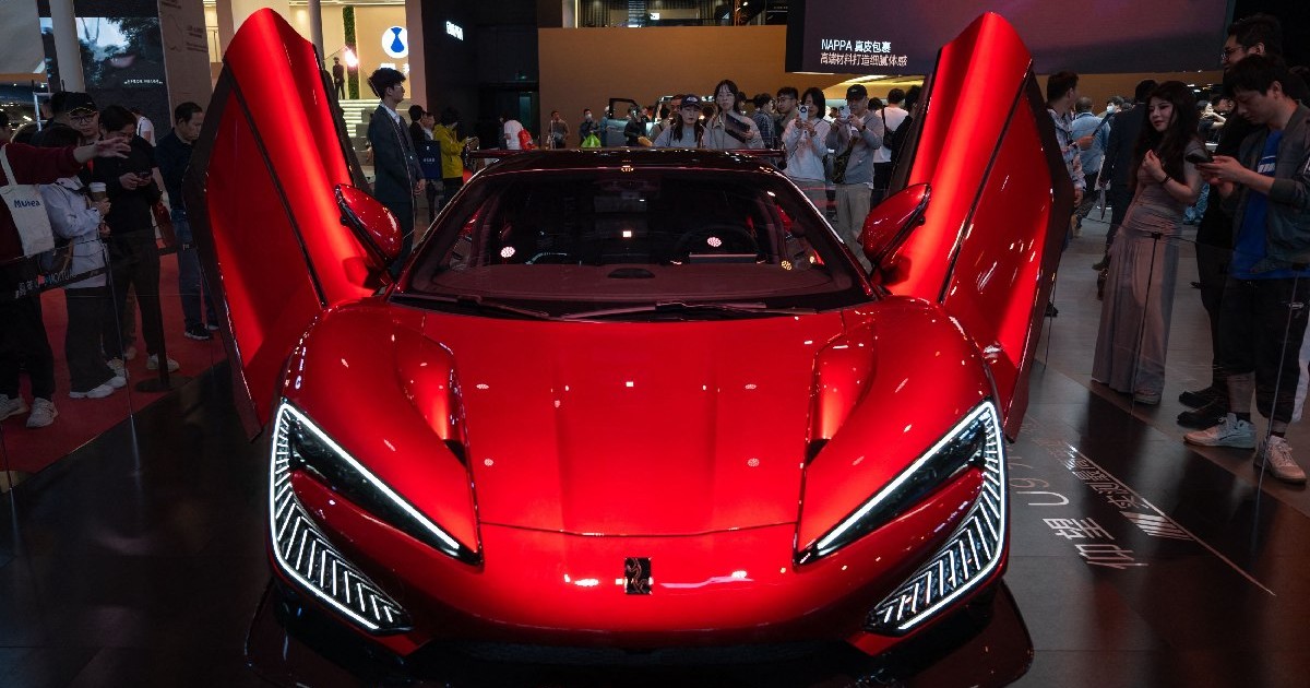 SHANGHAI, CHINA - 2 MAI: Yangwangauto U9 este expus în cadrul Expoziției Internaționale de Automobile din Shanghai 2025, la Centrul Național de Expoziții și Convenții, pe 2 mai 2025, în Shanghai, China.