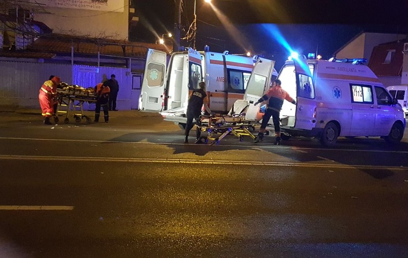 Familie lovită pe trecerea de pietoni la Constanța. Un copil de 3 ani, care era ținut în brațe de tatăl său, a murit