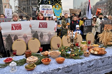 Rudele luptătorilor din batalionul Azov în Piața Sf. Sofia din Kiev | Foto: Profimedia