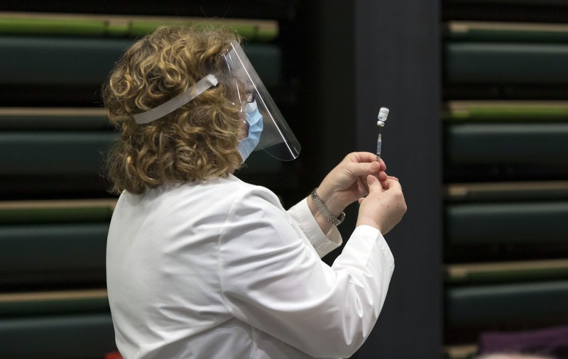 Cele mai frecvente reacţii adverse raportate după administrarea vaccinului de la Pfizer. Ce spun datele din România comparativ cu cele din Franța și Belgia