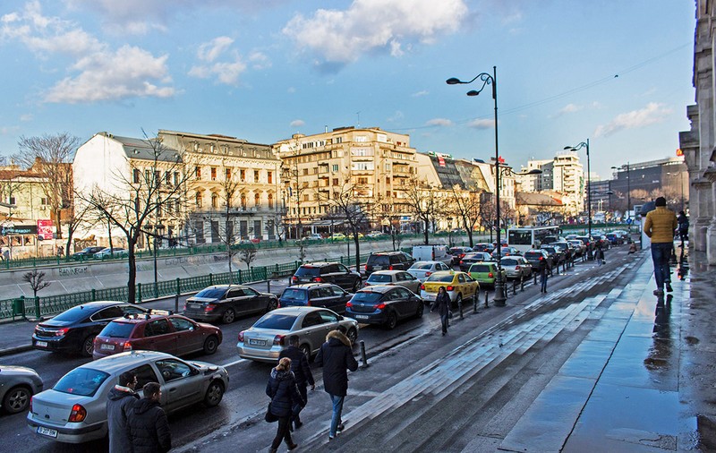 Praful din atmosferă, criminalul nevăzut. Care sunt zonele din București unde poluarea este de peste patru ori mai mare decât limitele admise