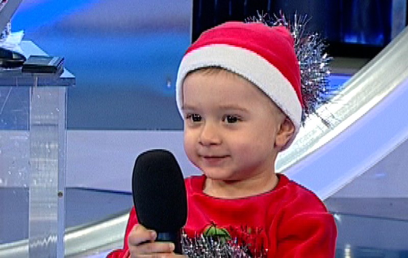 Băiatul Gabrielei Firea a pus stăpânire pe platoul Simonei Gherghe