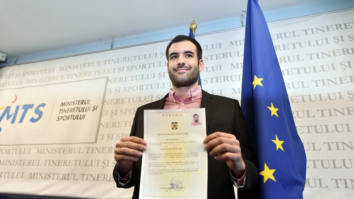 Handbalistul de origine spaniolă Javier Humet a obţinut cetăţenia română FOTO: agerpres
