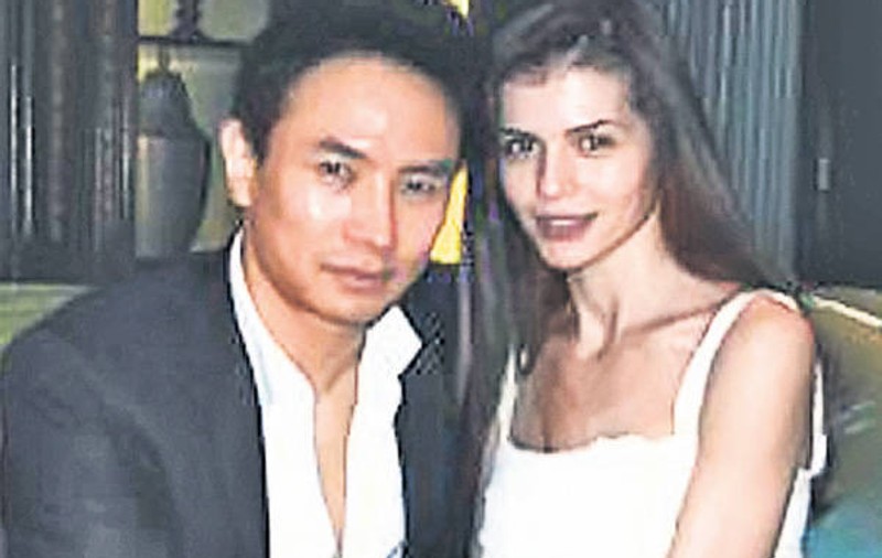Chinezul îi face toate poftele Monicăi Gabor! Îi aduce pe copiii lui Michael Jackson la petrecerea de lansare a Mr. Pink!