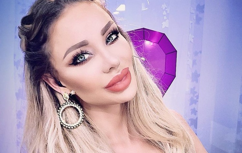 VIDEO EXCLUSIV/ Bianca Drăgușanu este înjurată, dar copiată. „M-a criticat că am buzele mari și s-a dus cu poza mea la estetician să i le facă la fel”