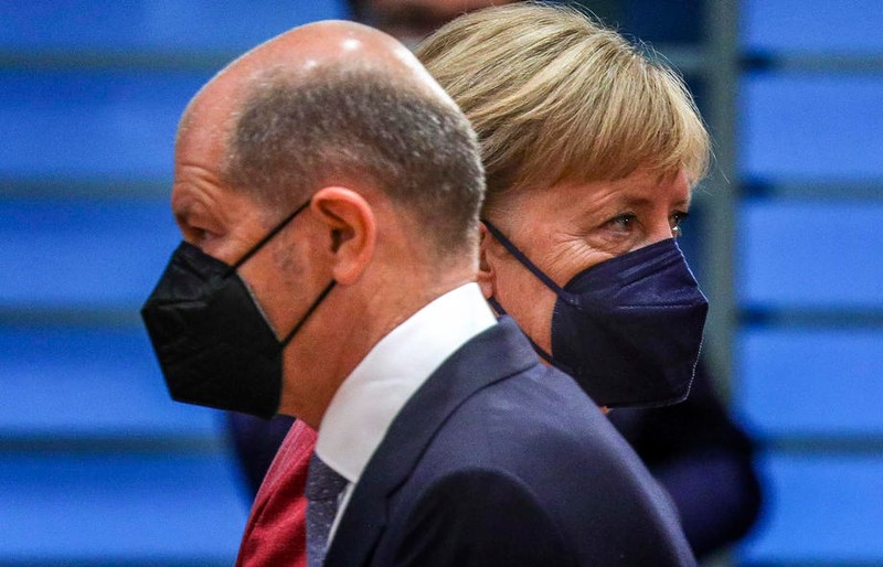 Angela Merkel și Olaf Scholz au fost mai degrabă absenți în ultima vreme, în ciuda crizei sanitare care se prefigurează FOTO: EPA