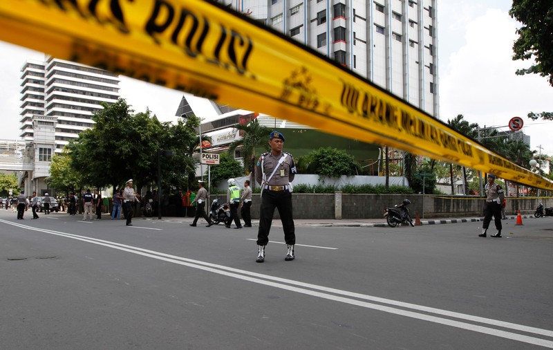 Atentatul de la Jakarta. Poliţia indoneziană a reţinut trei bărbaţi | VIDEO