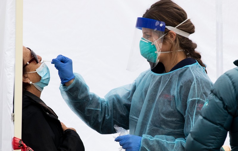 Câte cazuri de infectare cu Omicron au fost confirmate până acum în România. Anunțul făcut de INSP