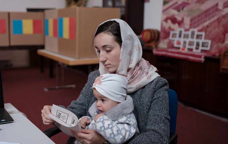 Românii din Germania, alături de copii la urne. Pentru ce au votat: „Să nu mai simtă și alții dorul de părinți, cum simțim noi“