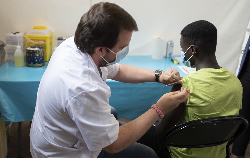 Aproape 80% dintre adolescenții cu vârste între 12 și 17 ani, din Franța, au fost vaccinați