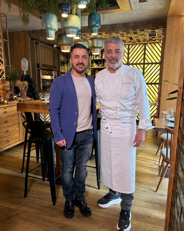 De la PRO TV, la Euronews. Cine e realizatorul emisiunii „Taste Romania”: Primul invitat, chef Joseph Hadad
