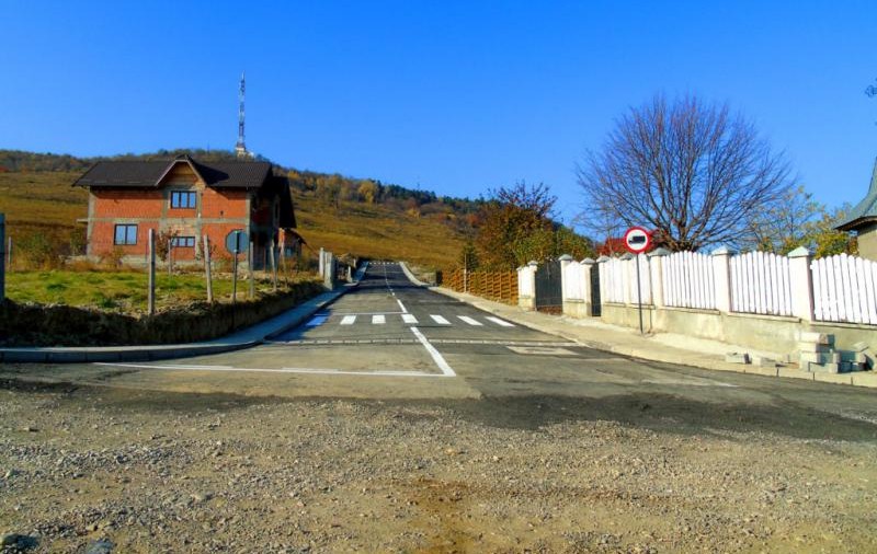 Strada asfaltată din Piatra Neamț care duce spre nicăieri a ajuns la Euronews: „Planul pentru modernizare ajunge într-o fundătură”