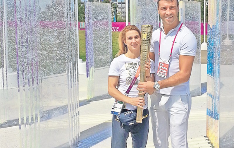 Alina Dumitru îl încurajează pe Bute: "Lucică, bate-l pe Froch!"