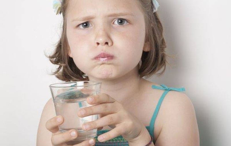Nu vă hidrataţi suficient? Iată 9 metode prin care puteţi suplimenta consumul de apă!