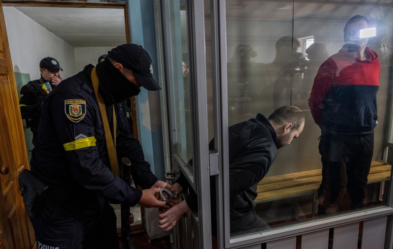 Primul proces pentru viol în Ucraina. Un soldat rus, acuzat că a ucis un ucrainean și i-a violat soția