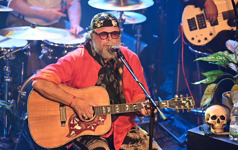 Părintele rockului alternativ sovietic, interzis în Rusia lui Putin, concertează la București: „Oamenii care au declanșat războiul și-au ieșit din minți. Sunt rușinea Rusiei” | INTERVIU