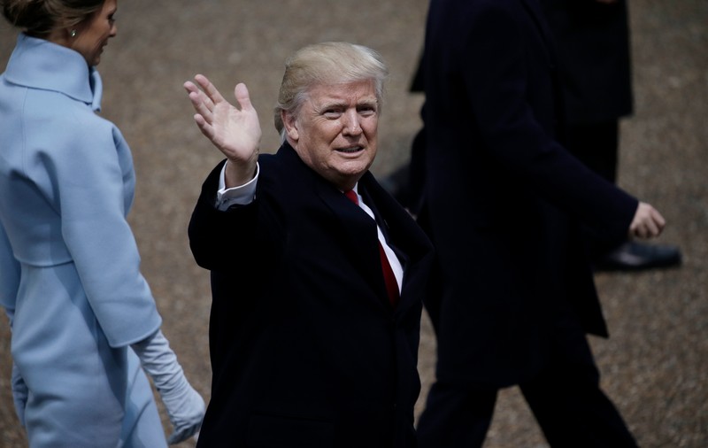 Predare de ștafetă și pe Twitter: Barack Obama i-a cedat contul @POTUS lui Donald Trump