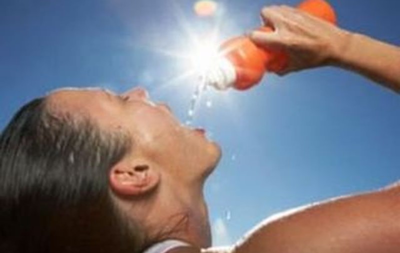 Temperaturi SUFOCANTE în weekend. Meteorogii au emis COD GALBEN de caniculă. Vezi zonele vizate