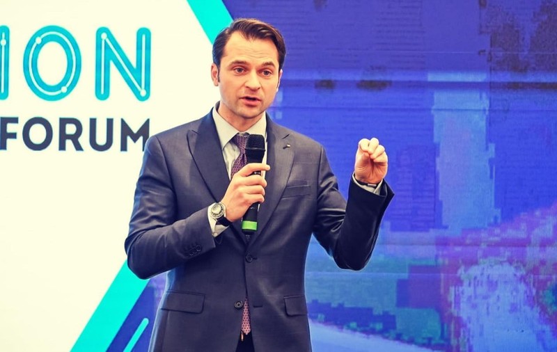 Ministrul Burduja cere toleranţă zero la plagiat: „Nu faci doctorat dacă nu ai o contribuţie la un domeniu”