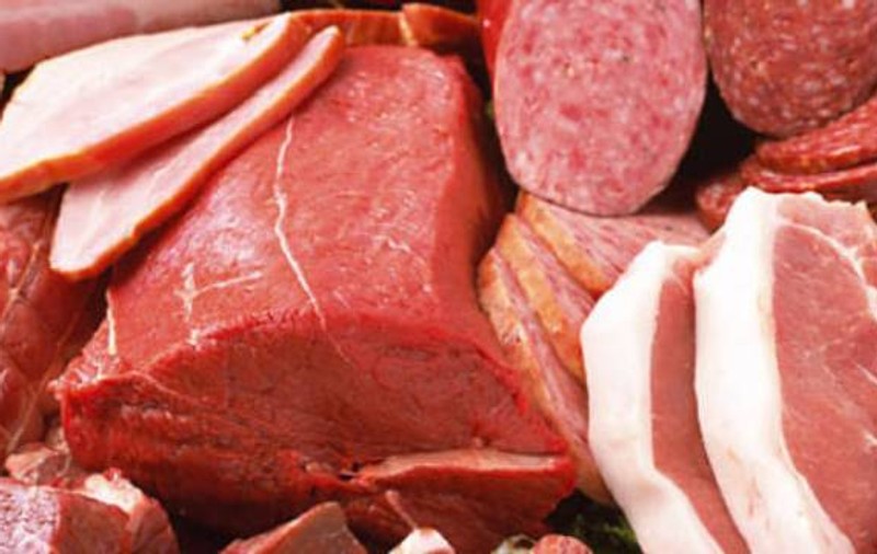 Aproape 200 de kg de carne expirată de doi ani, descoperite la cămine de bătrâni ale unei fundaţii religioase