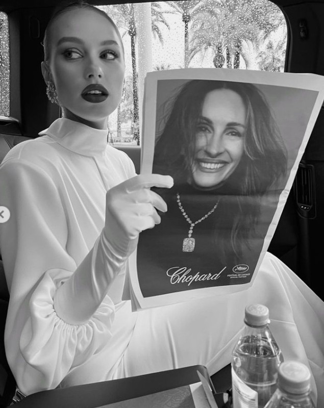 Românca de 28 de ani care a făcut furori la Cannes 2023. Cât costă rochia îmbrăcată de Gina Chirilă pe covorul roșu