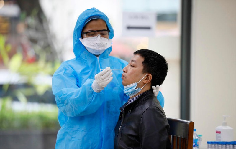 Vietnam testează 13 milioane de oameni de COVID, după un focar apărut într-un grup religios