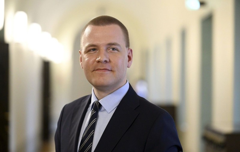 Un politician finlandez a fost găsit mort în incinta Parlamentului. Avea doar 30 de ani și era la primul mandat
