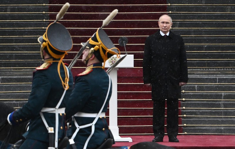 Învestirea lui Putin. Este sau nu este președinte? Editorialul-manifest al unei publicații interzise în Rusia