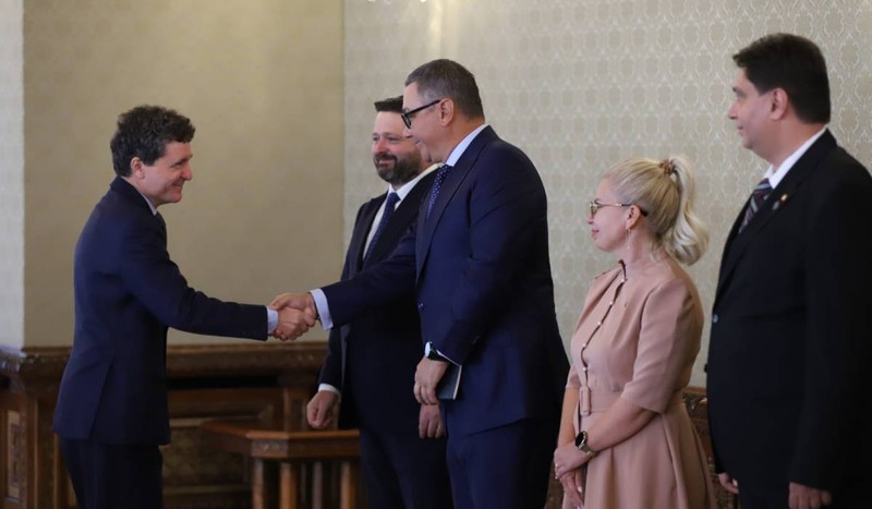 Grupul parlamentar Uniți pentru România a ajuns la Cotroceni. Sursă foto: Dumitru Angelescu