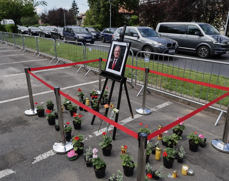 Funeralii de stat pentru Ion Iliescu. Ultimele omagii aduse în fața sicriului fostului președinte, în Sala Unirii, la Palatul Cotroceni