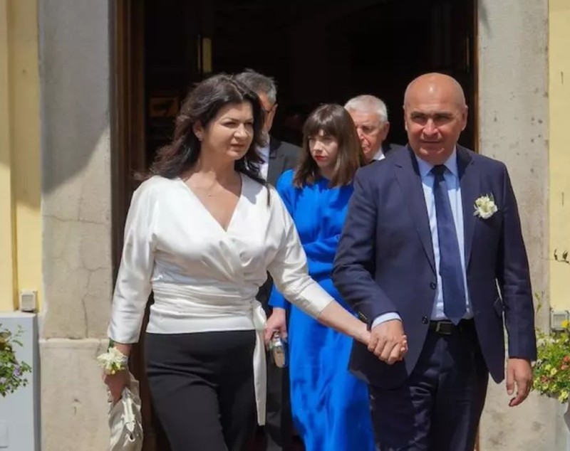 Ilie Bolojan, prima reacție după ce s-a spus că s-a căsătorit în secret cu Ioana, partenera sa: „Uneori afli lucruri noi despre tine”