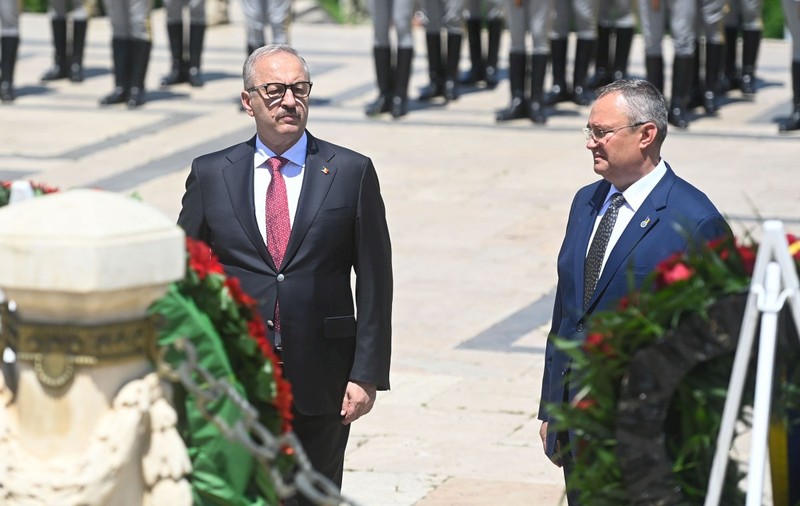 Discuție de o oră între Nicolae Ciucă și Vasile Dîncu. Ce i-a spus premierul ministrului Apărării