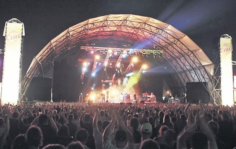 Reprezentanţii Zone Arena vor să facă un gard antizgomot