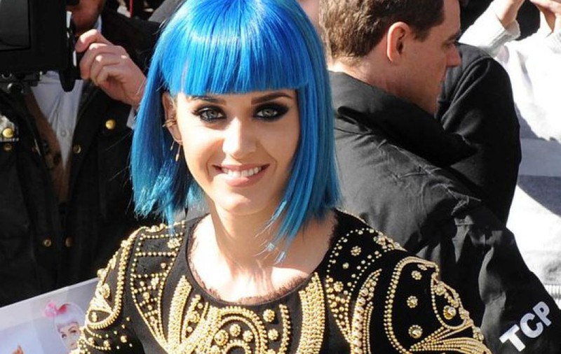 Katy Perry poartă creații românești. Cum apare pe coperta noului său single, “Chained to the Rhythm”