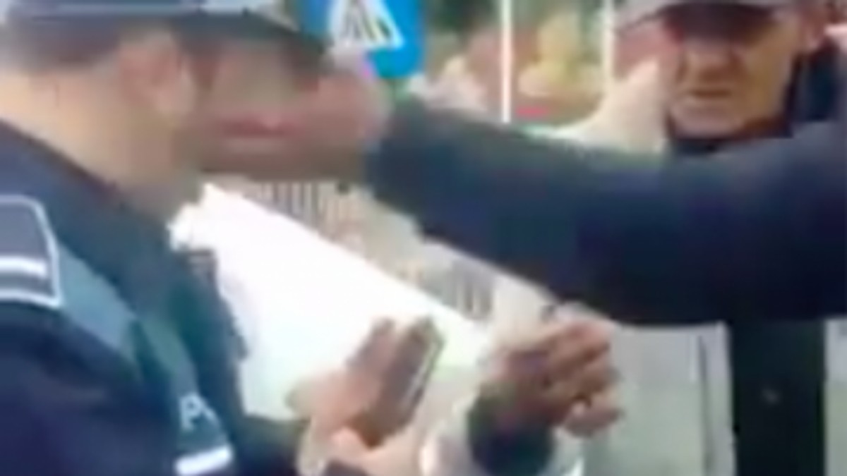 Polițist agresat de localnici în Tulcea