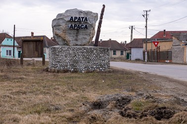 Primăria comunei Apaţa dă 50.000 de lei pentru fotbal şi 20.000 de lei pentru servicii de asistenţă socială