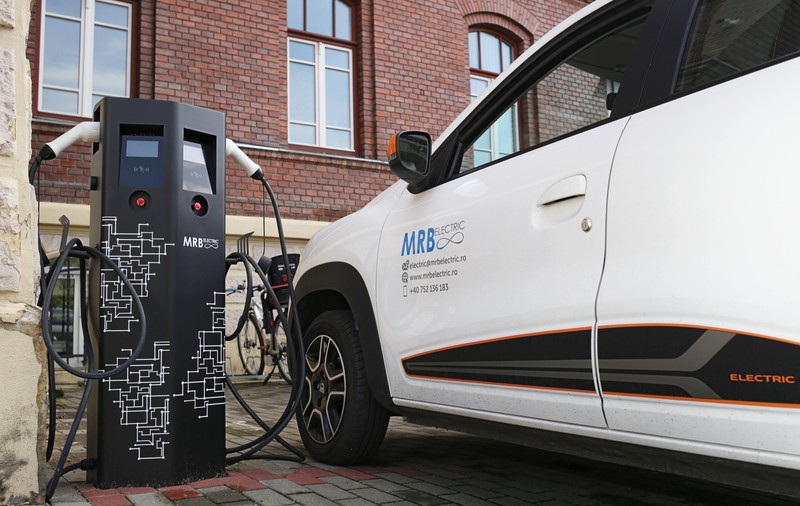 5 motive pentru care să îți instalezi o stație de încărcare pentru mașina electrică