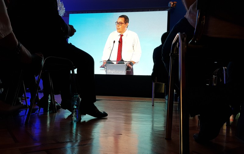 REPORTAJ/ „M-am maturizat”. Un Victor Ponta care promite că nu va mai fi meşterul Manole