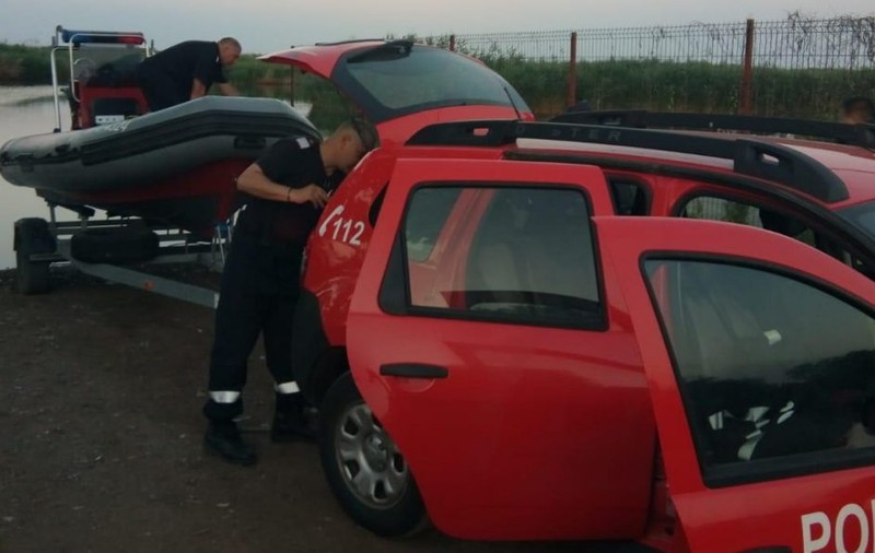 Pescarul dat dispărut sâmbătă a fost găsit de pompieri în zona Lacului Sinoe